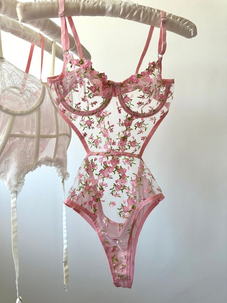 Robin Pembe Bodysuit.
