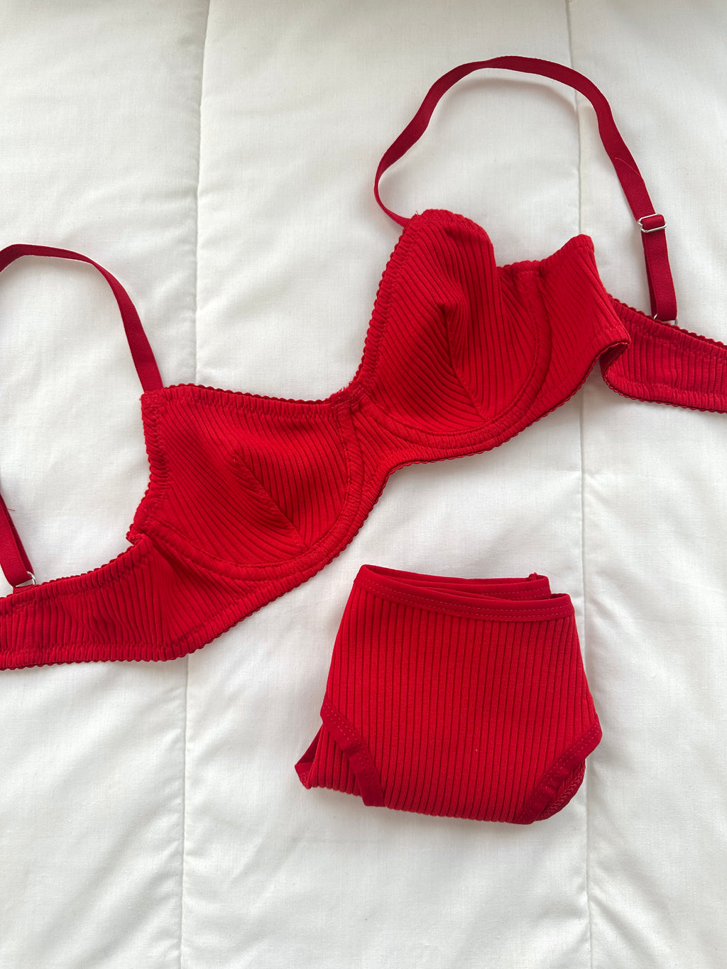 Dali Kırmızı Soft Balenli Takım