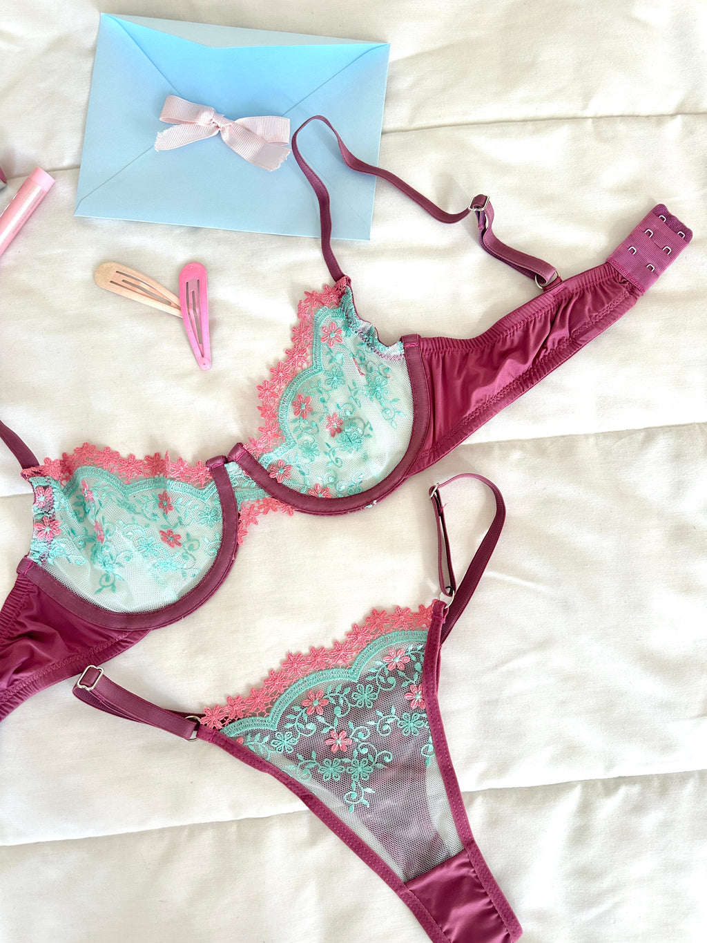 Larissa Koyu Pembe Bralet Takım