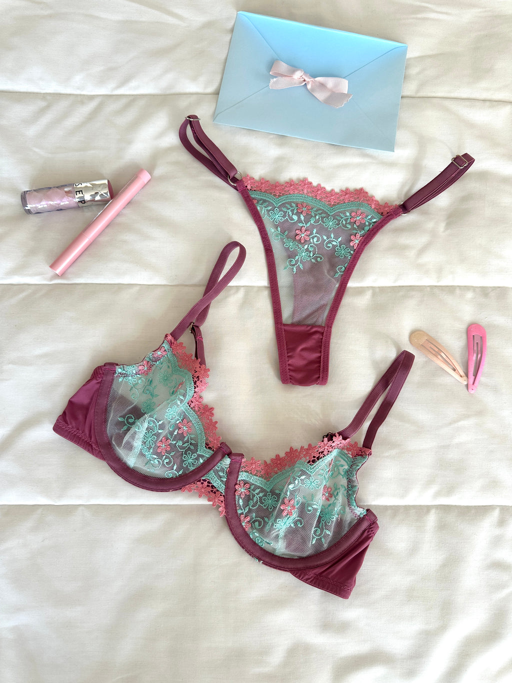 Larissa Koyu Pembe Bralet Takım