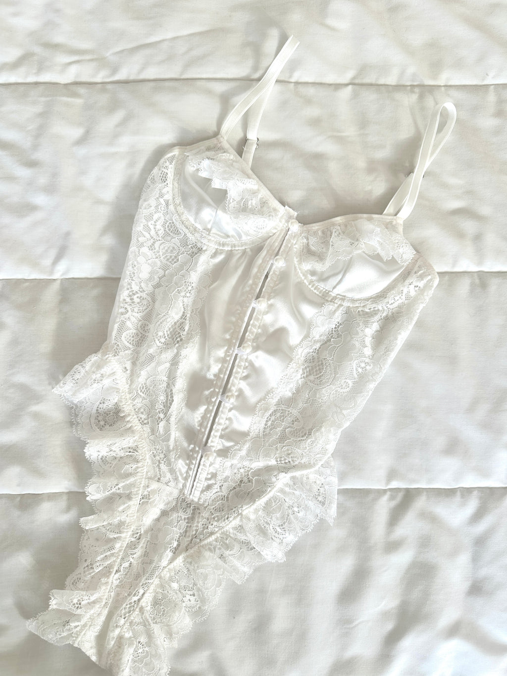 Julia Beyaz Bodysuit