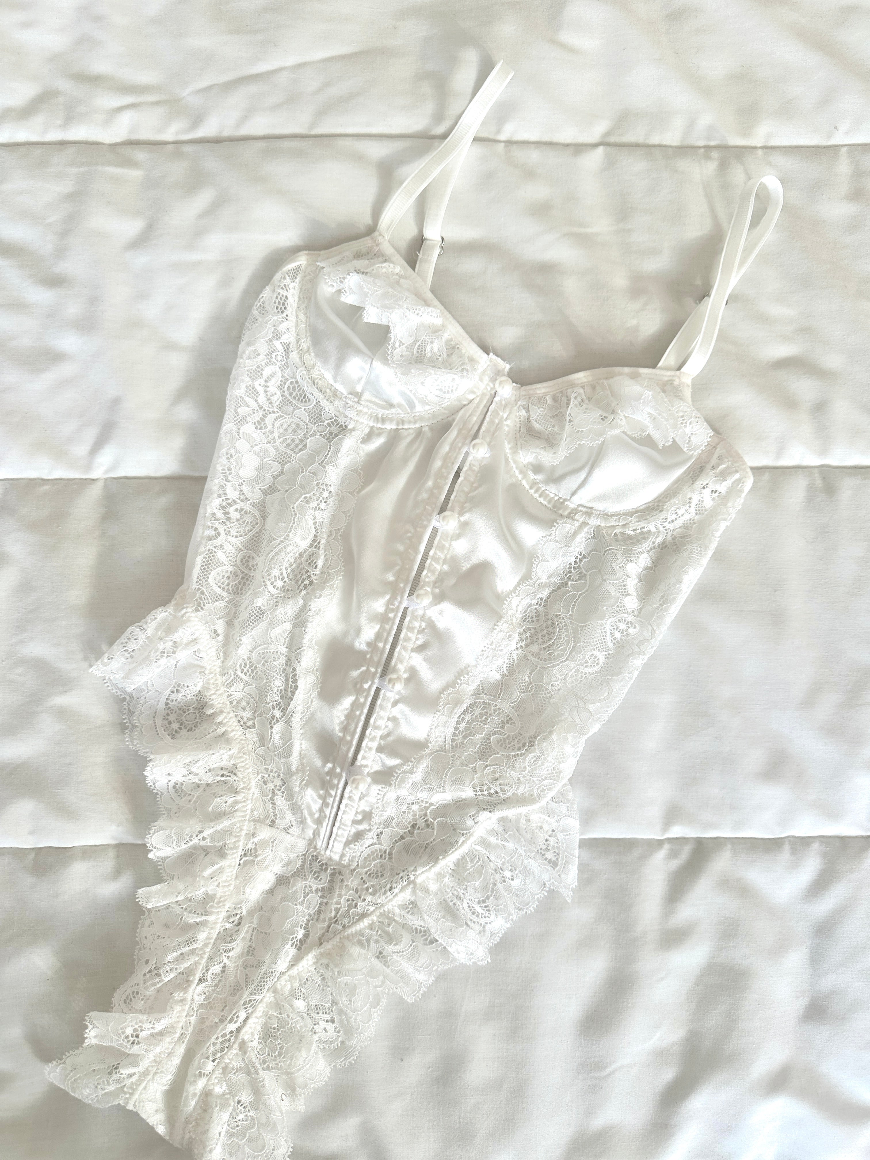 Julia Beyaz Bodysuit