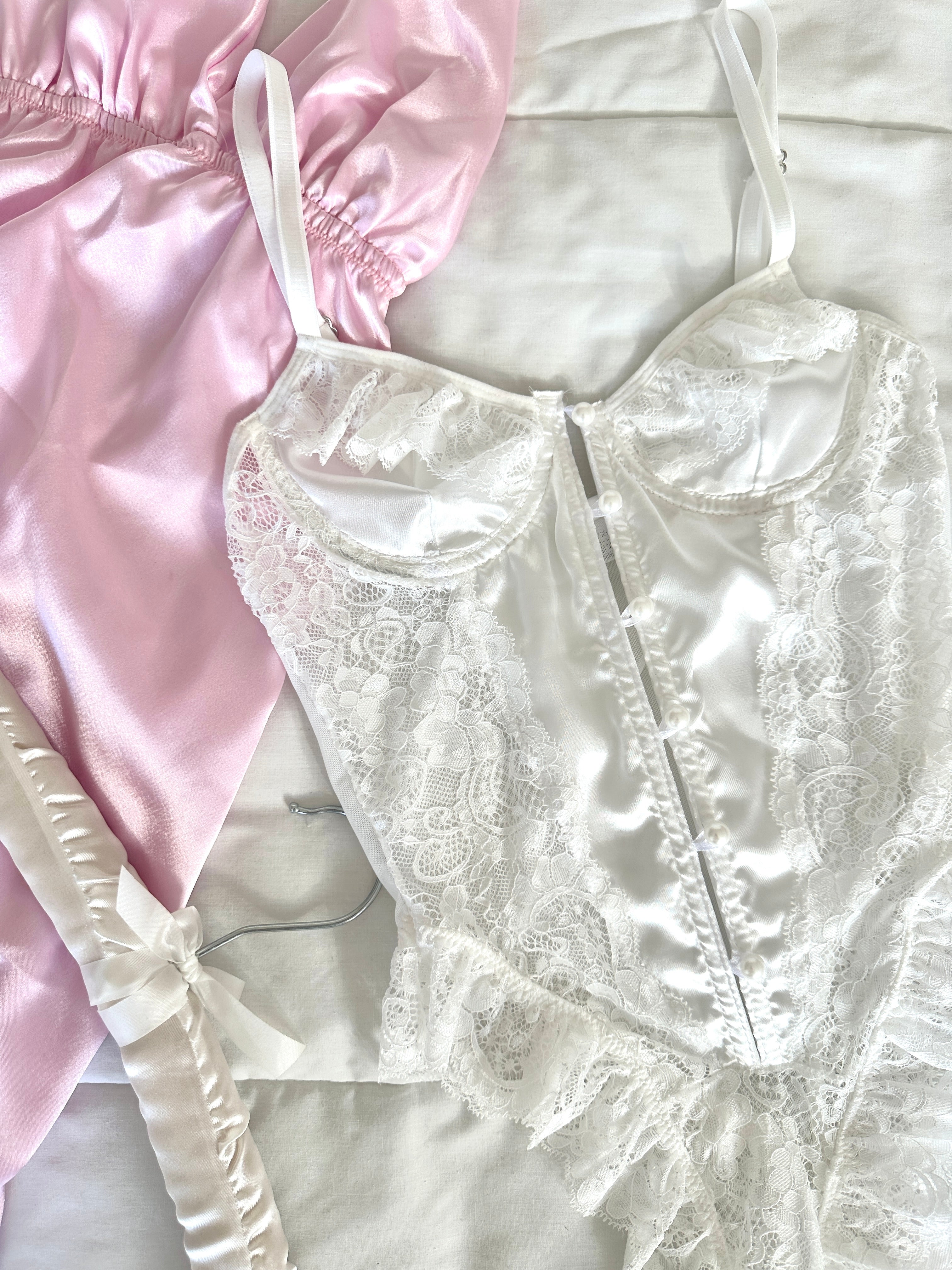 Julia Beyaz Bodysuit