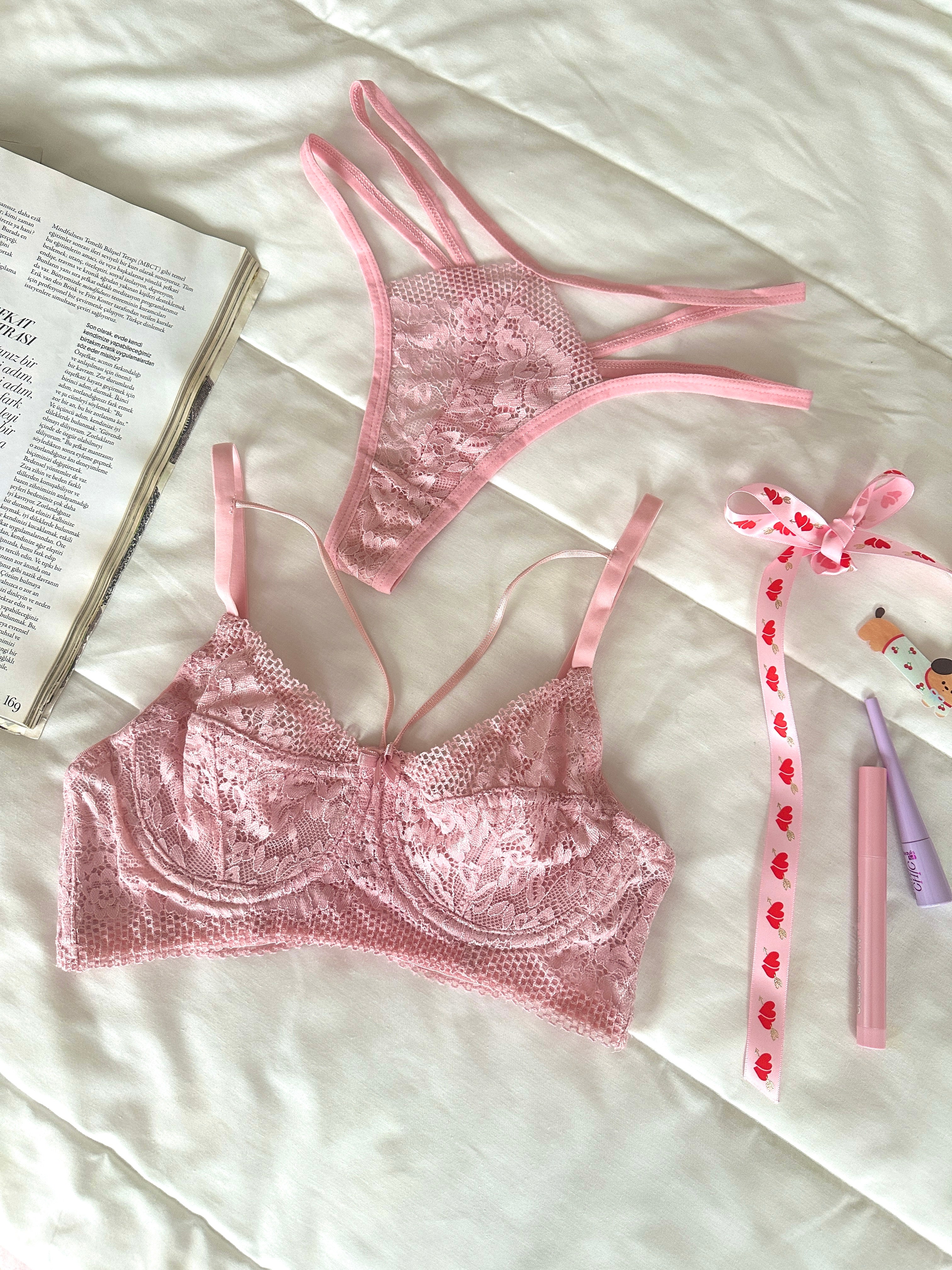 Iva Pembe Balenli Takım