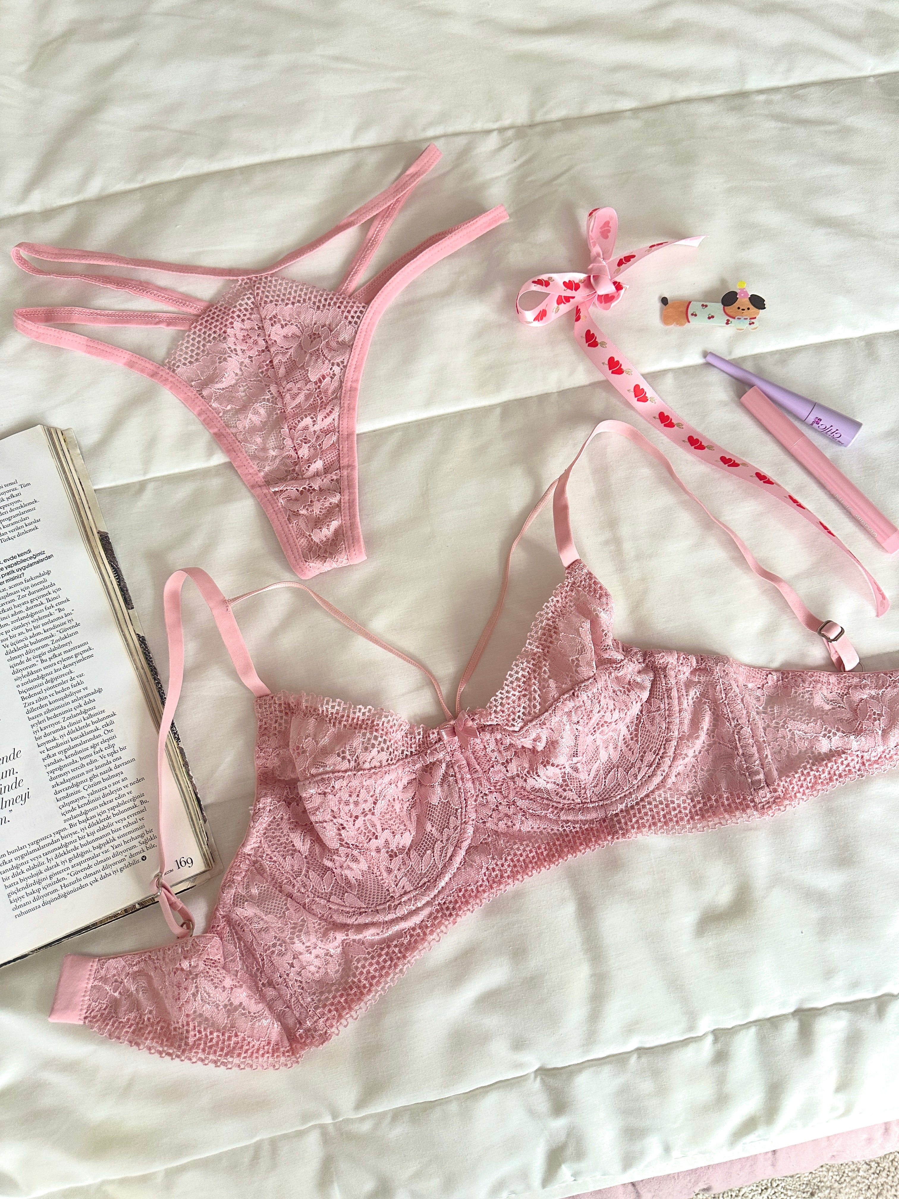 Iva Pembe Balenli Takım