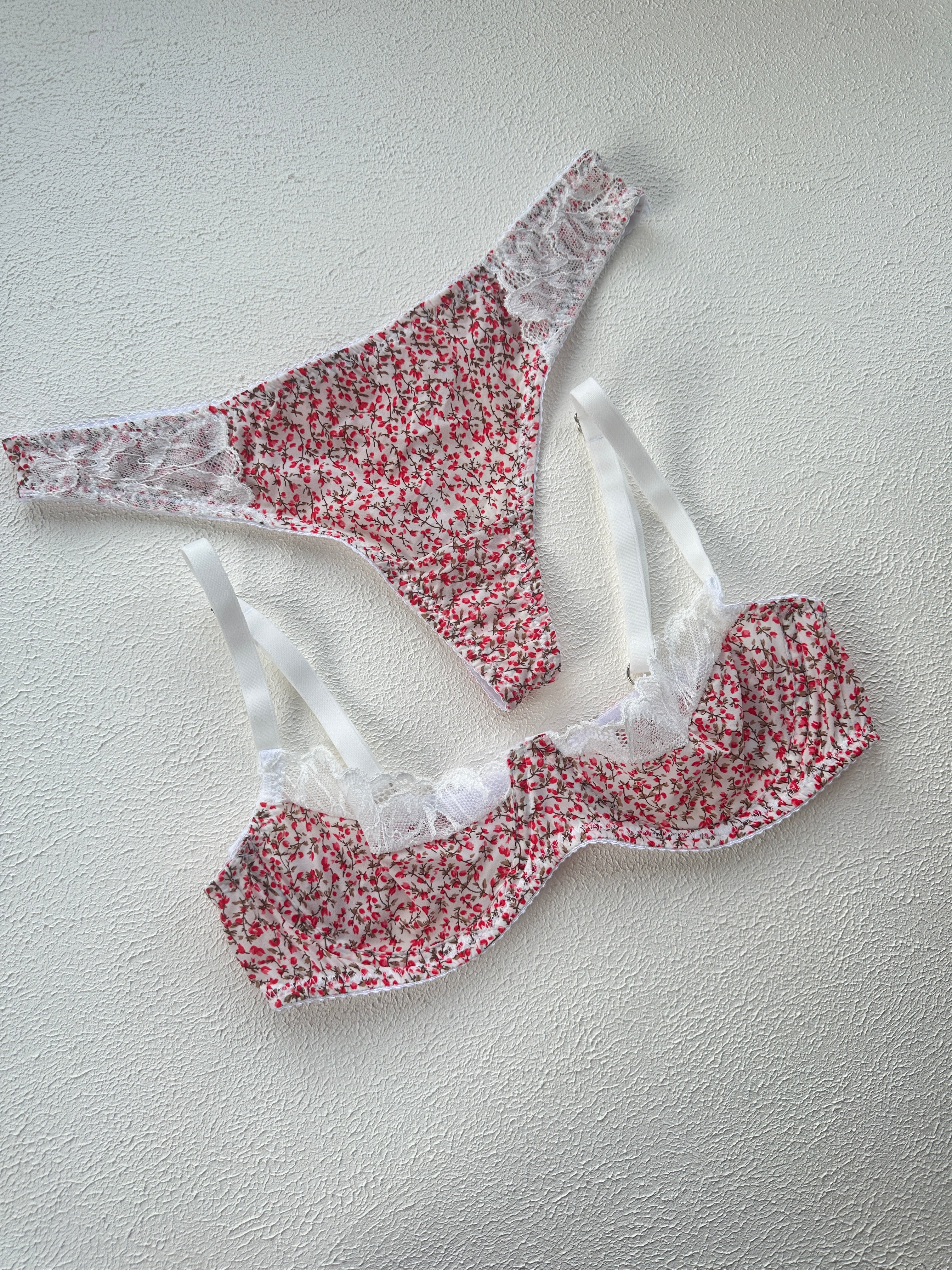 Monte Rose Kırmızı Balenli Takım