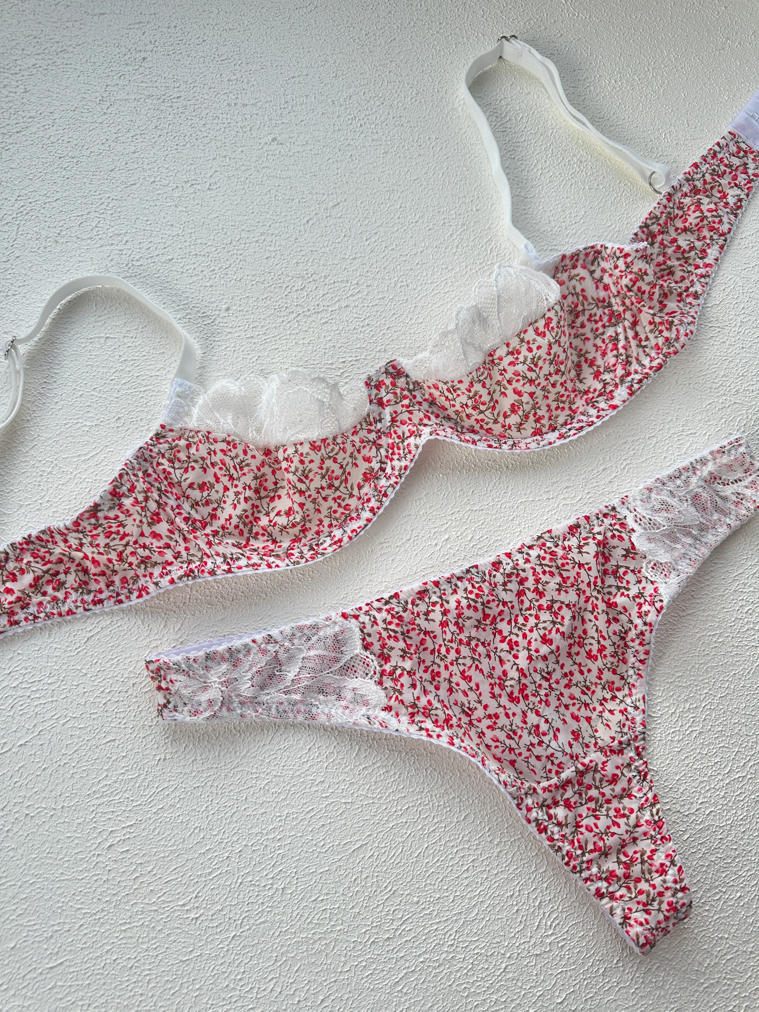 Monte Rose Kırmızı Balenli Takım