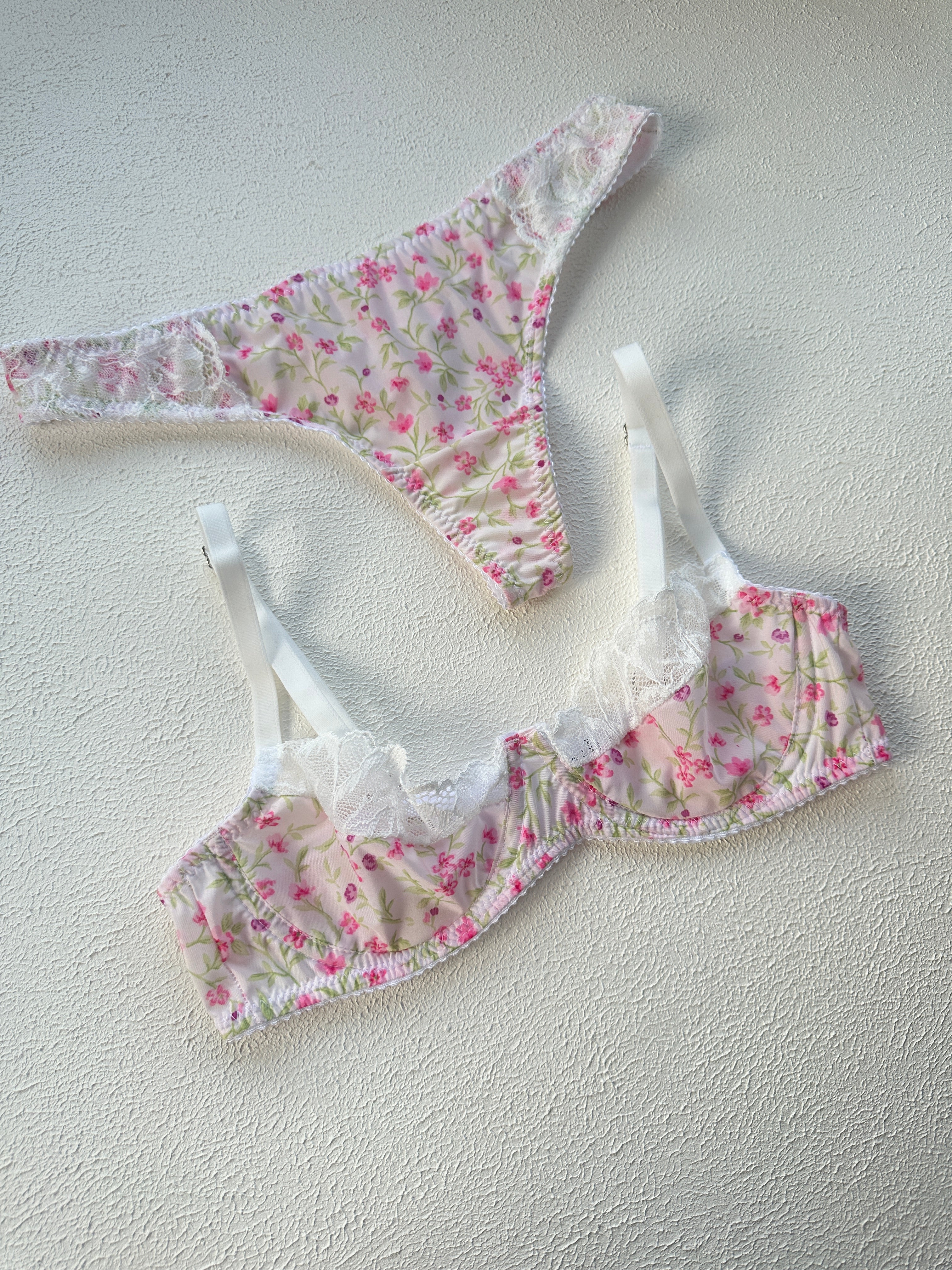 Clara Pembe Balenli Takımı