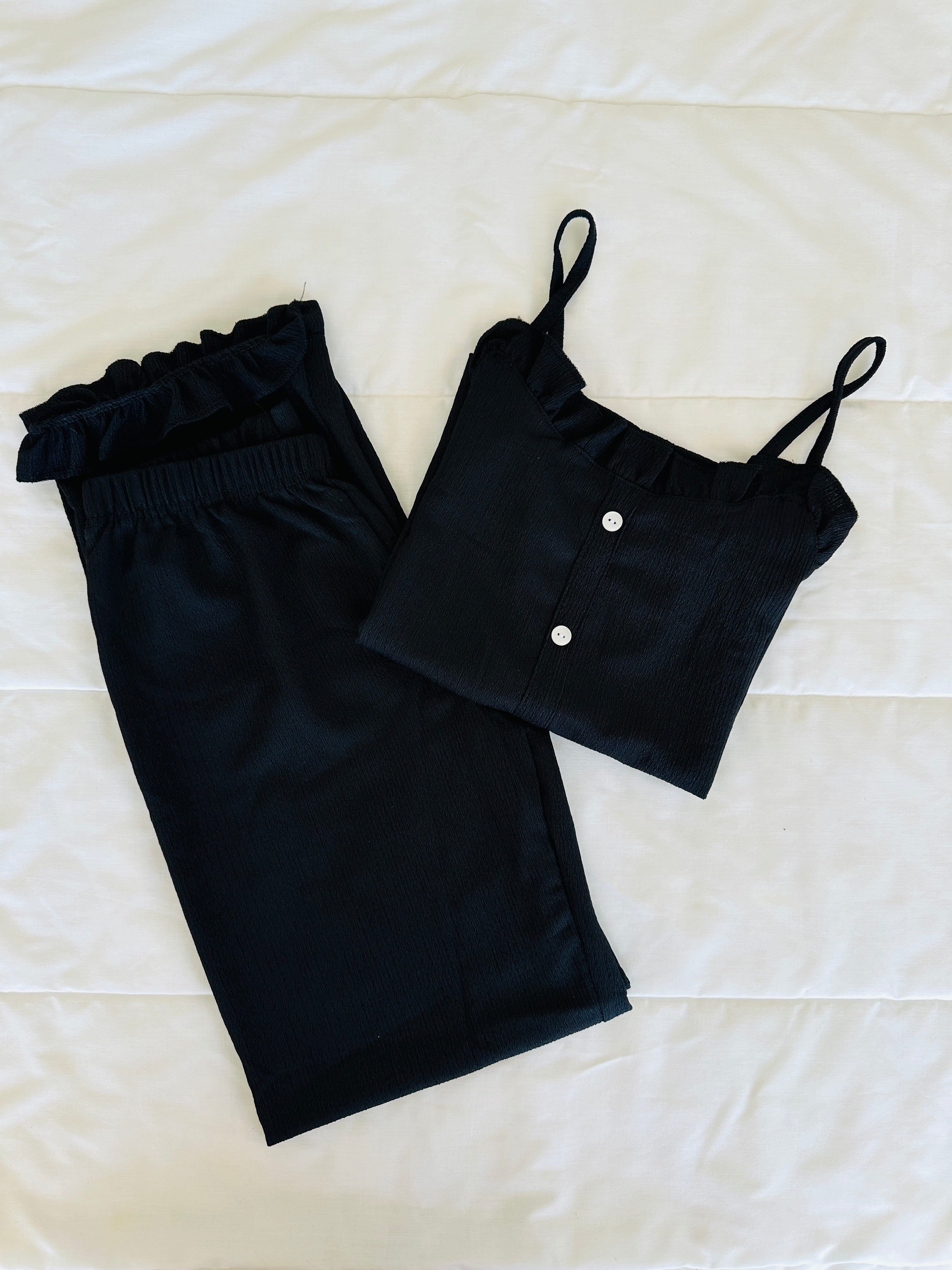 Siyah Fırfır Detaylı Bürümcük Pijama Takımı