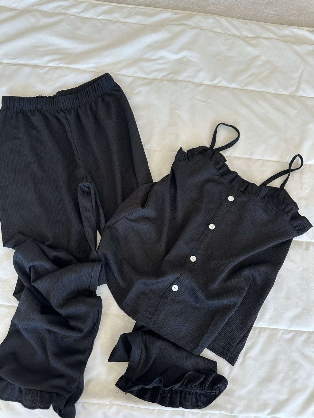 Siyah Fırfır Detaylı Bürümcük Pijama Takımı