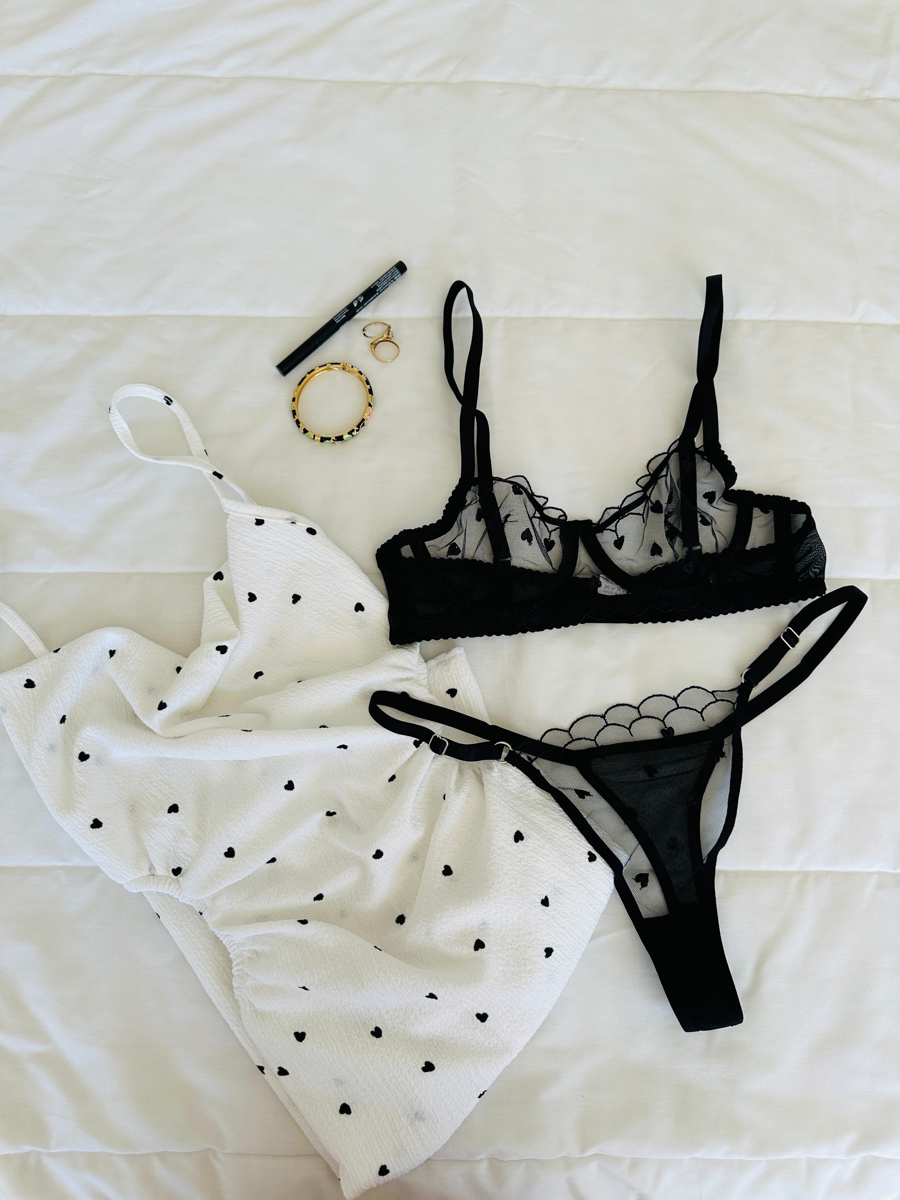 Beyaz Gecelik & Siyah Kalpli 2'li Set