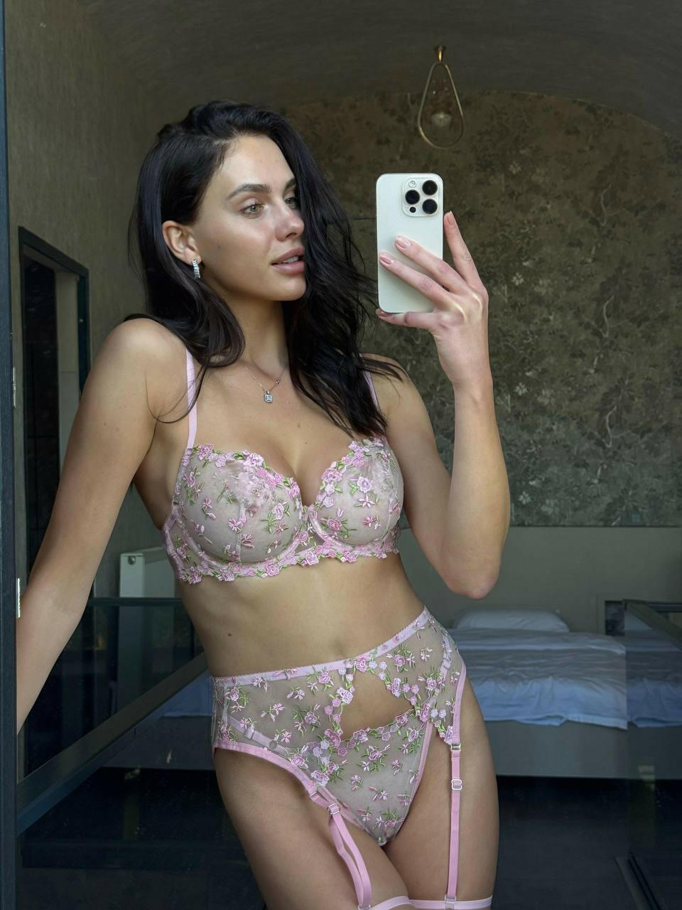 Polina Pembe Jartiyer Seti
