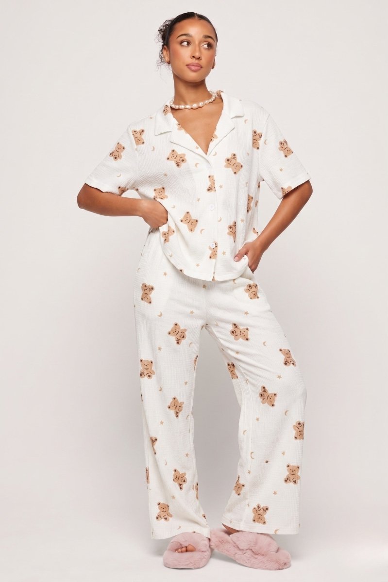 Beyaz Ayıcık Desenli Bürümcük Pijama Takımı - Feruz Design