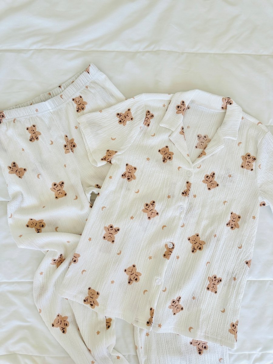 Beyaz Ayıcık Desenli Bürümcük Pijama Takımı - Feruz Design