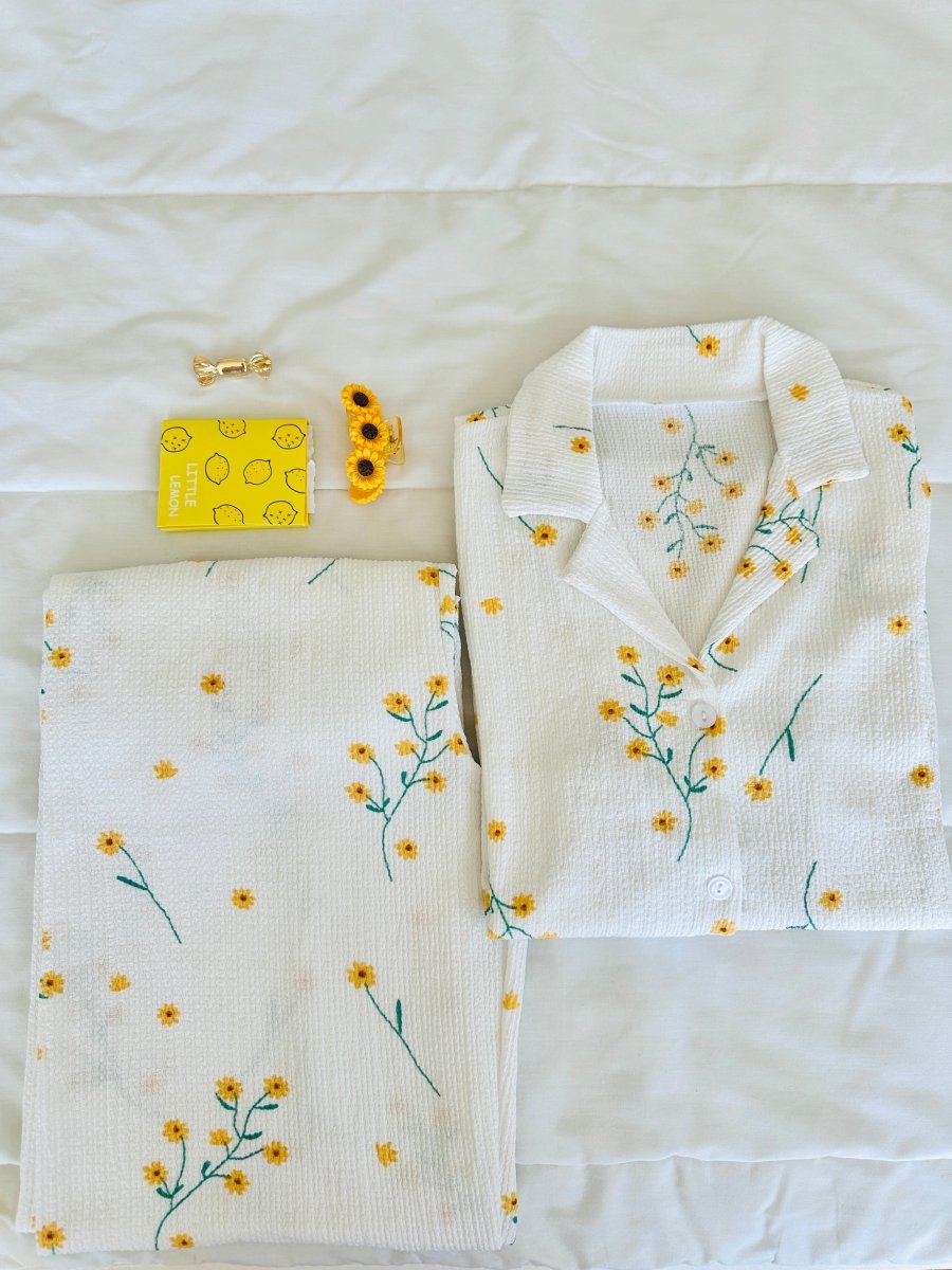 Beyaz Çiçekli Bürümcük Pijama Takımı - Feruz Design