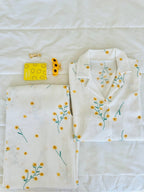Beyaz Çiçekli Bürümcük Pijama Takımı - Feruz Design
