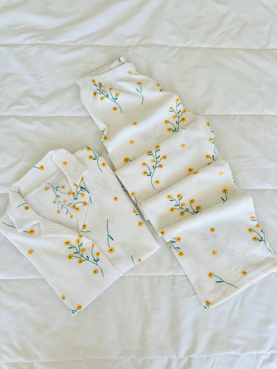Beyaz Çiçekli Bürümcük Pijama Takımı - Feruz Design
